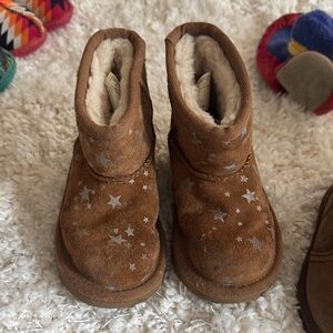 UGG Brown Star Pattern Kids Boots